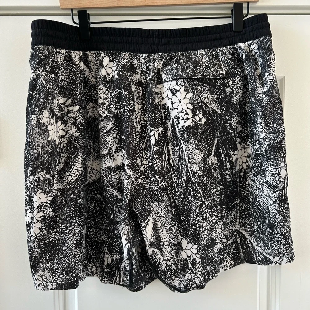 Lululemon Channel Cross Short *7